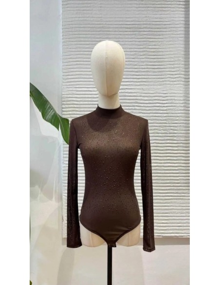 Body en transparencia con cuello perkins y pedrería.