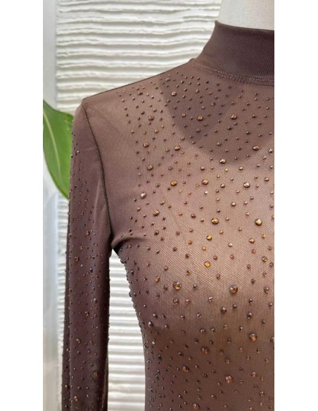 Body en transparencia con cuello perkins y pedrería.