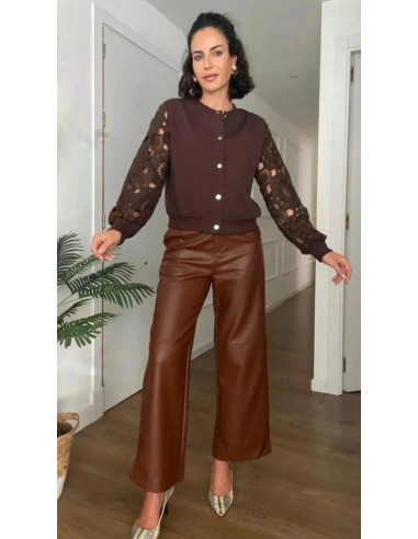 Pantalón efecto cuero cropped