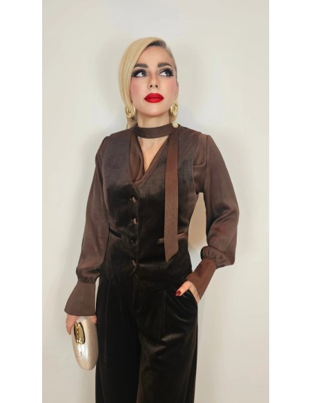 Traje de chaqueta en terciopelo elegantísimo al mejor precio con alta calidad.