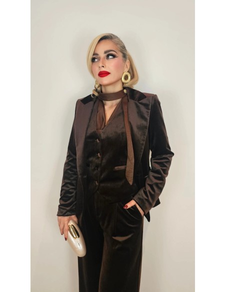 Traje de chaqueta en terciopelo elegantísimo al mejor precio con alta calidad.