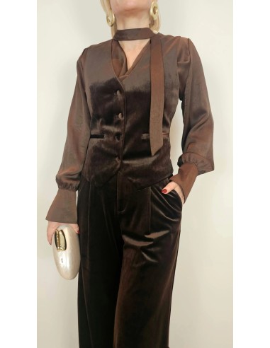 Traje de chaqueta en terciopelo elegantísimo al mejor precio con alta calidad.