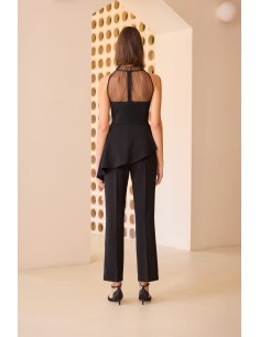 Conjunto de pantalón y top.  Detalle de tul en el cuello. Carla Ruiz modelo 52565 2