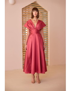Vestido midi evasé con escote pronunciado. Confeccionado en tejido satinado. Cintura marcada y falda amplia con una elegante caí 2