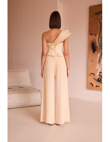 Descubre el conjunto de noche 52563 de Carla Ruiz, disponible en nuestra boutique. Este elegante y refinado.