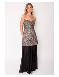 Vestido con capa y bajo en gasa cuerpo brocado con mini lentejuelas. Forro interior satinado. 2