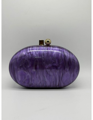 El clutch perfecto que realza todo tipo de vestidos, para añadir el toque mágico.