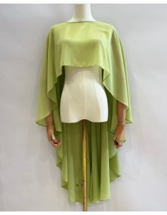 Capa de gasa larga. El complemento que realza todo tipo de vestidos, para añadir el toque mágico perfecto a la novia/invitada.
