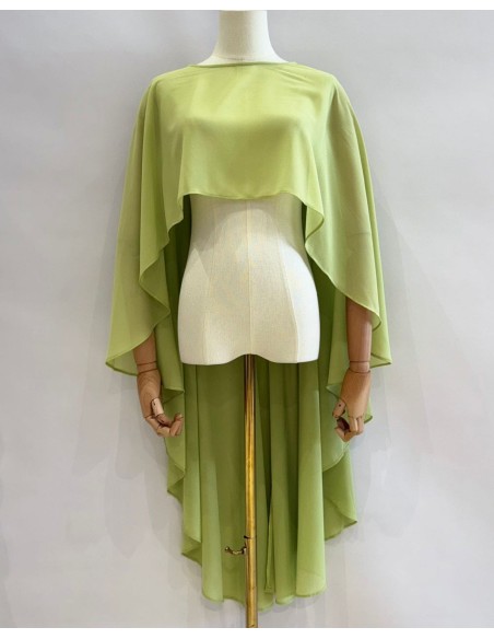Capa de gasa larga. El complemento que realza todo tipo de vestidos, para añadir el toque mágico perfecto a la novia/invitada.