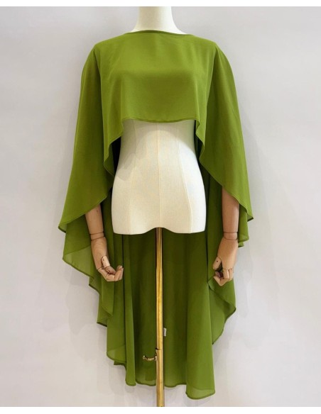Capa de gasa larga. El complemento que realza todo tipo de vestidos, para añadir el toque mágico perfecto a la novia/invitada.