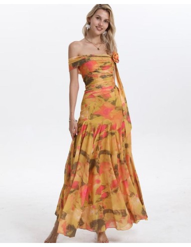 Vestido largo asimétrico y con una flor removible, ideal para bodas, eventos, cocktails y todo tipo de celebraciones.
