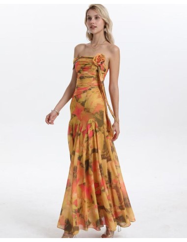 Vestido largo asimétrico y con una flor removible, ideal para bodas, eventos, cocktails y todo tipo de celebraciones.