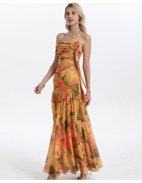 Vestido largo asimétrico y con una flor removible, ideal para bodas, eventos, cocktails y todo tipo de celebraciones.