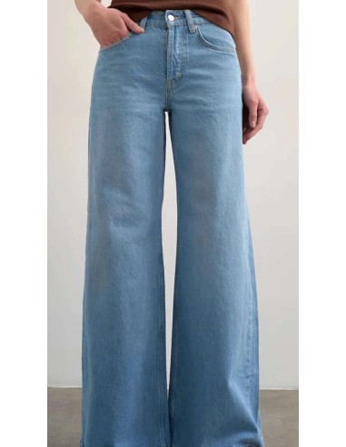 Jeans de tiro alto palazzo en tejido azul oscuro y cinco bolsillos. Tejido elástico.