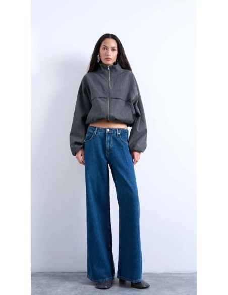 Jeans de tiro alto palazzo en tejido azul oscuro y cinco bolsillos. Tejido elástico.