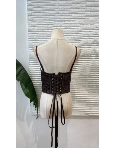 Corset bordado en terciopelo con copas y varillas. Se ajusta en parte trasera con cinta.