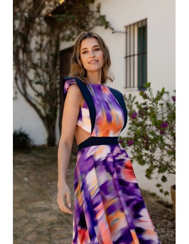 Sassari Print no es solo un vestido. Es una declaración de intenciones.  Una pieza que transmite fuerza, color y sofisticación.