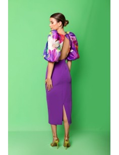 Vestido combinado con tafeta estampada. Mangas bombachas con fruncido en el hombro. 2