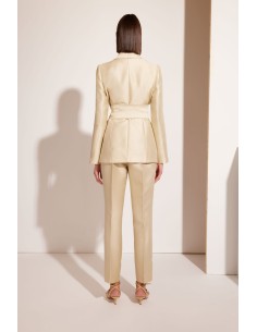 Conjunto CARLA RUIZ dos piezas compuesto por chaqueta corte smoking 2