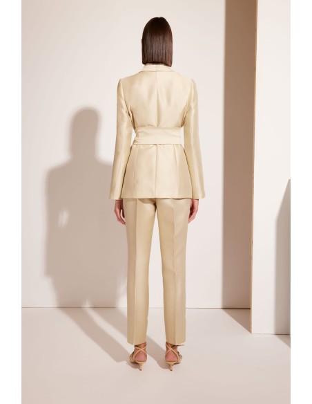 Conjunto CARLA RUIZ dos piezas compuesto por chaqueta corte smoking