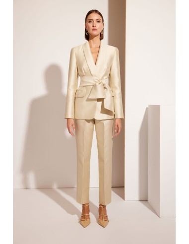 Conjunto CARLA RUIZ dos piezas compuesto por chaqueta corte smoking