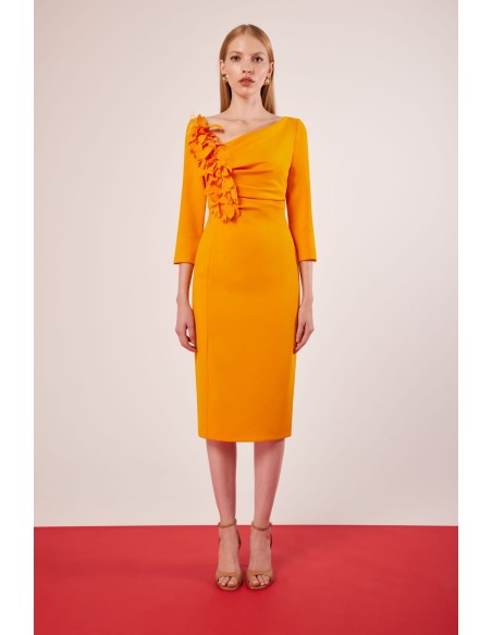 Vestido  midi pliegues flores Carla Ruiz confeccionado en crepe.