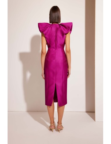 Sensacional vestido midi de fiesta confeccionado en tafetán.