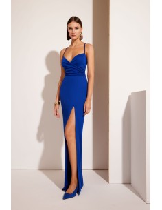 Vestido largo con corte sirena y cuerpo drapeado con abertura en bajo lateral. 2