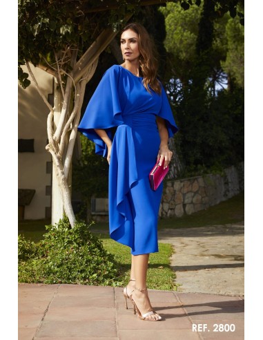 Vestido midi con redondo drapeado cruzado.