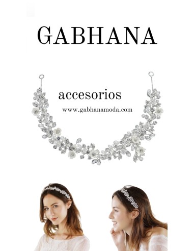 Diadema con flores nacaradas y brillos.