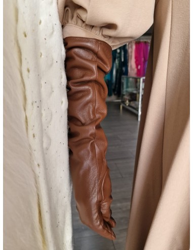 Guantes largos efecto piel con felpa interior. Dedo táctil para dispositivos electrónicos.