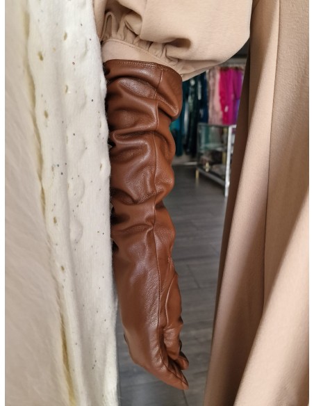 Guantes largos efecto piel con felpa interior. Dedo táctil para dispositivos electrónicos.