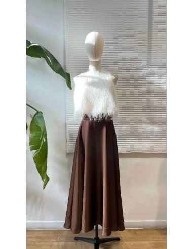 Falda de vuelo satinada con botones cinturilla y bosillos. Última tendencia al mejor precio.