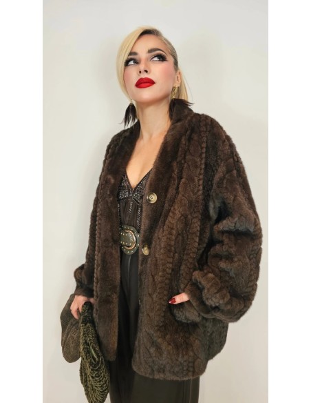 Top de tiranta regulable en gasa con pedrería. Nueva Colección casual otoño invierno al mejor precio.