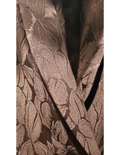 Conjunto brocado dos piezas compuesto por chaqueta corte smoking y pantalón recto. Últimas tendencias con gran calidad. 2
