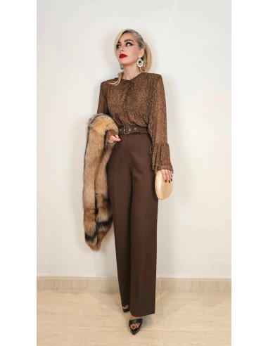 Pantalón palazzo con detalle de bolsillos traseros. La mejor calidad al mejor precio de última temporada.