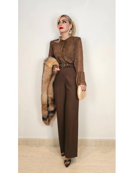 Pantalón palazzo con detalle de bolsillos traseros. La mejor calidad al mejor precio de última temporada.