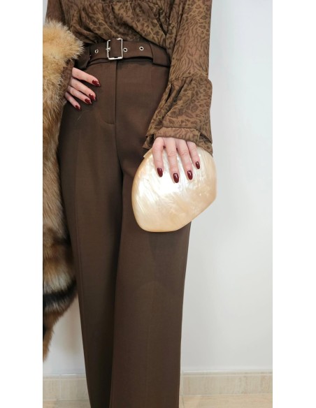 Pantalón palazzo con detalle de bolsillos traseros. La mejor calidad al mejor precio de última temporada.