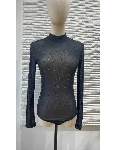 Body en transparencia con cuello perkins y pedrería.