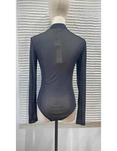 Body en transparencia con cuello perkins y pedrería.