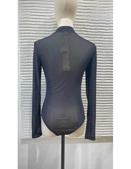 Body en transparencia con cuello perkins y pedrería.